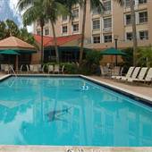 Comfort Suites Airport & Cruise Port