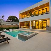 Sublime On Sixth Residence