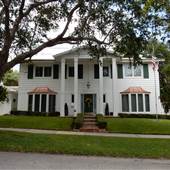 Colonial Lauderdale Harbor Home